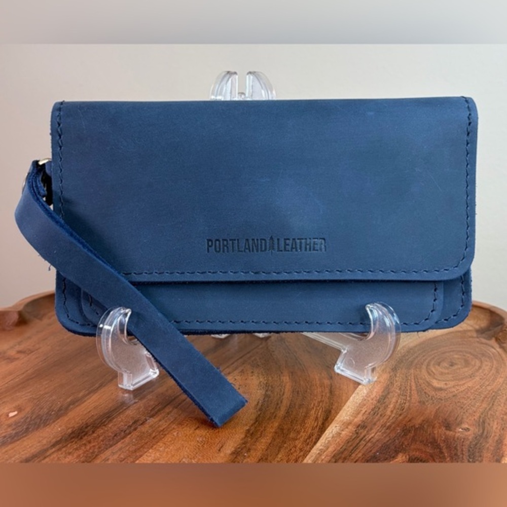 Lilly Wristlet Portland Leather Goods Deep Water Blue EUC